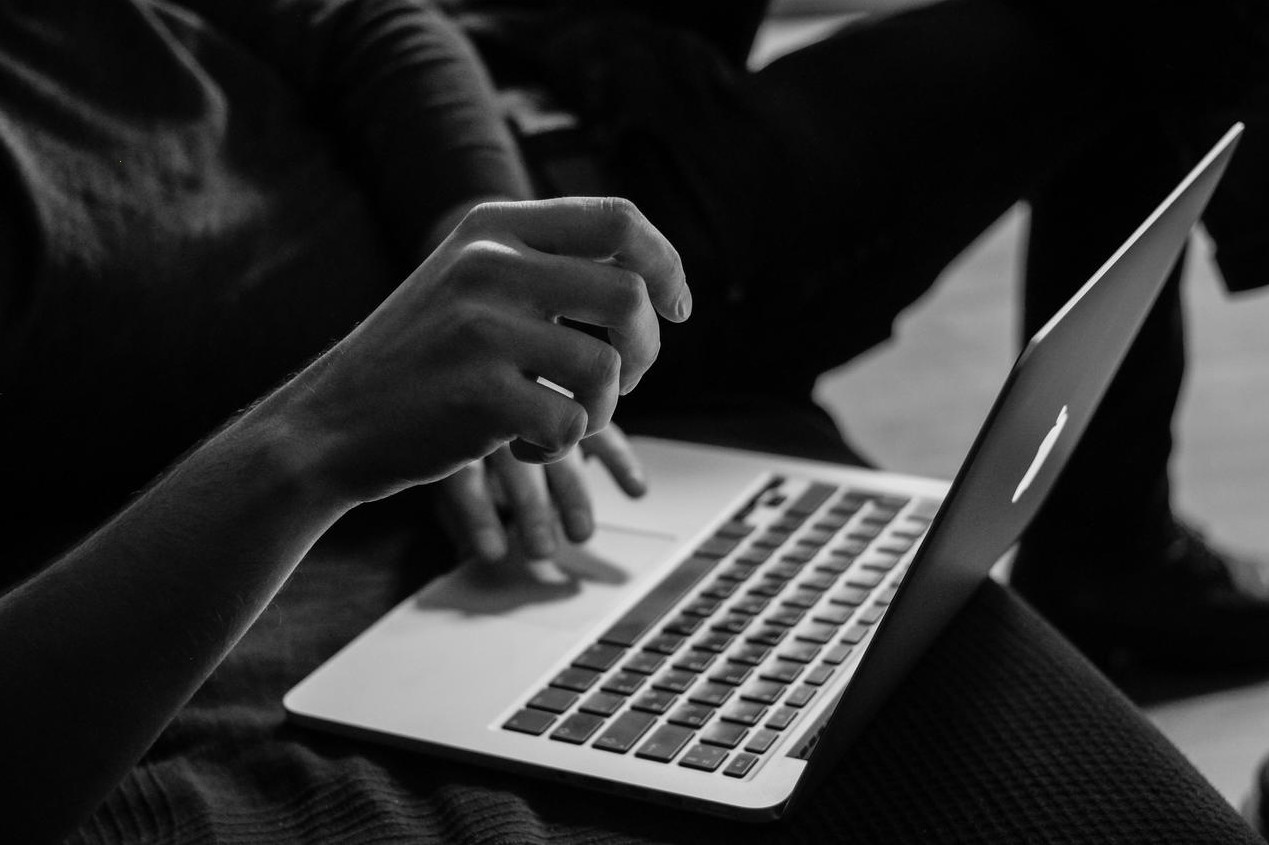 Equipo desarrollando IA en Arequipa